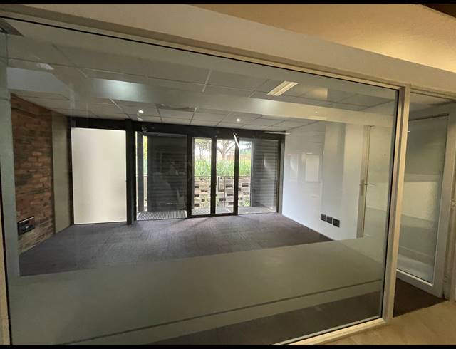 320M² OFFICE TO LET IN BRYANSTON